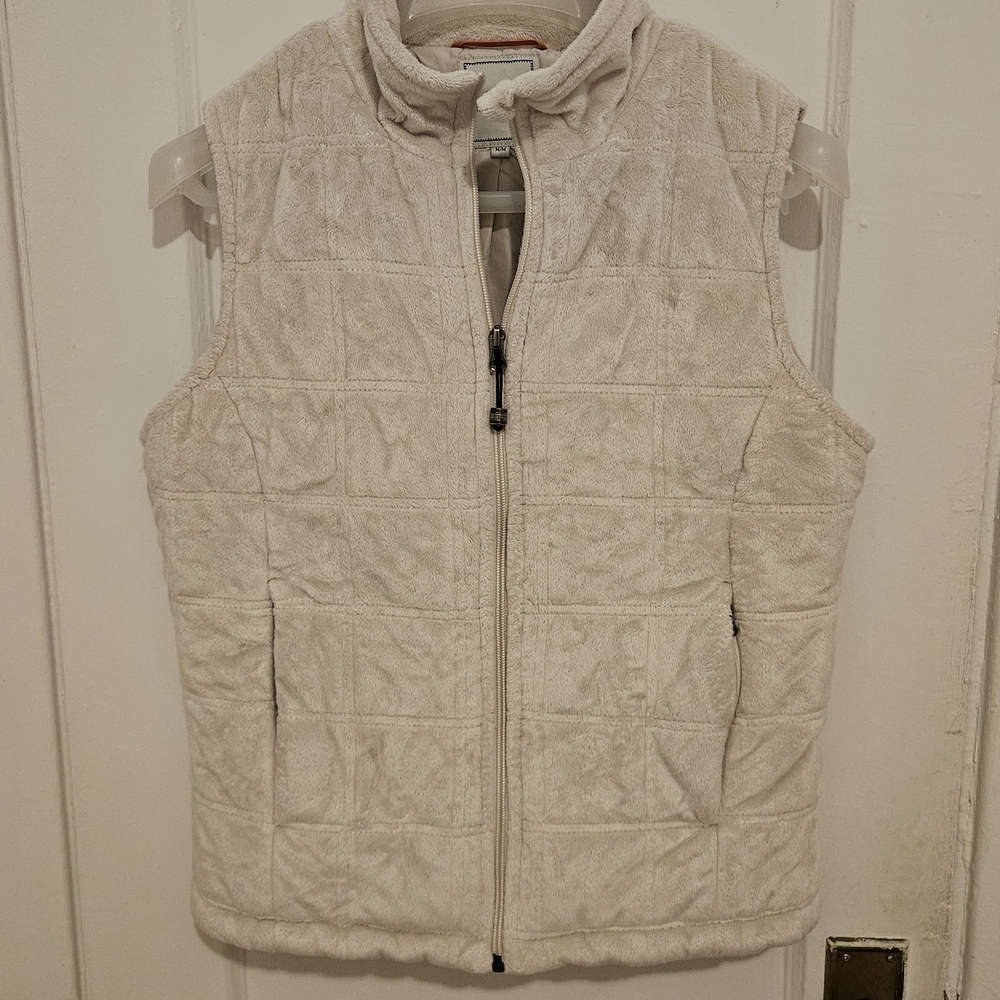 Elegant Women's Quilted Vest in Cream